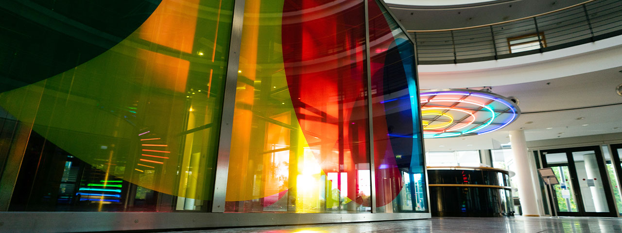 Innenansicht des Eingangsbereichs der Hauptniederlassung der Öffentlichen Versicherung Braunschweig