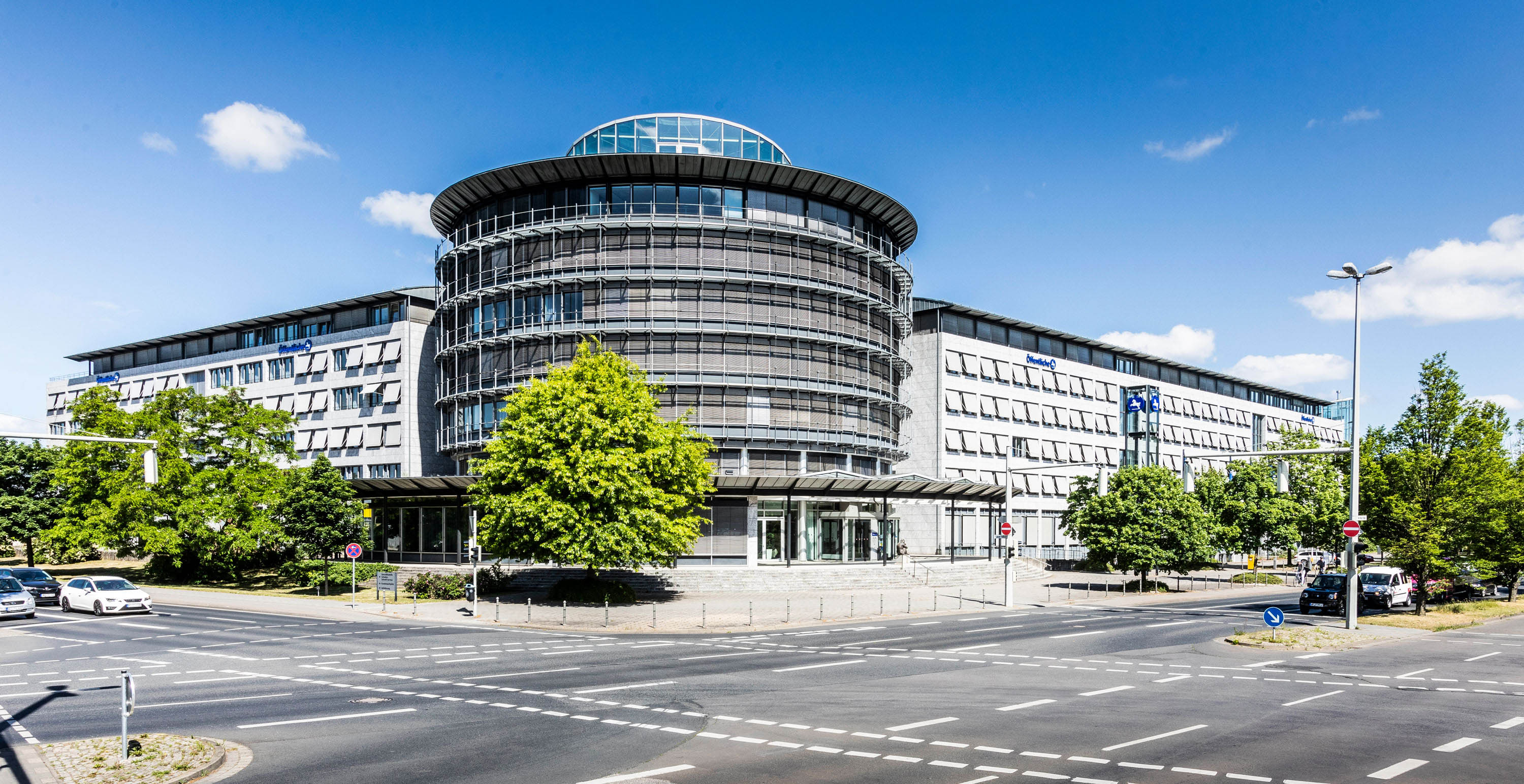 Hauptgebäude Außen