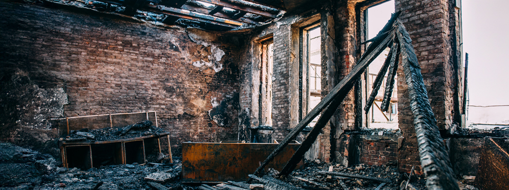 Abgebrannte Wohnung nach einem Feuerschaden