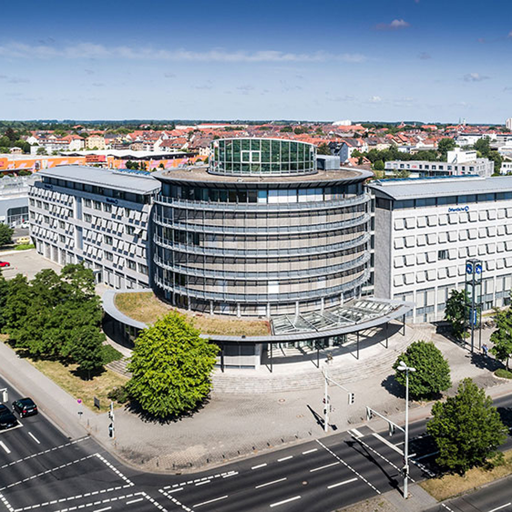 Hauptgebäude der Öffentliche