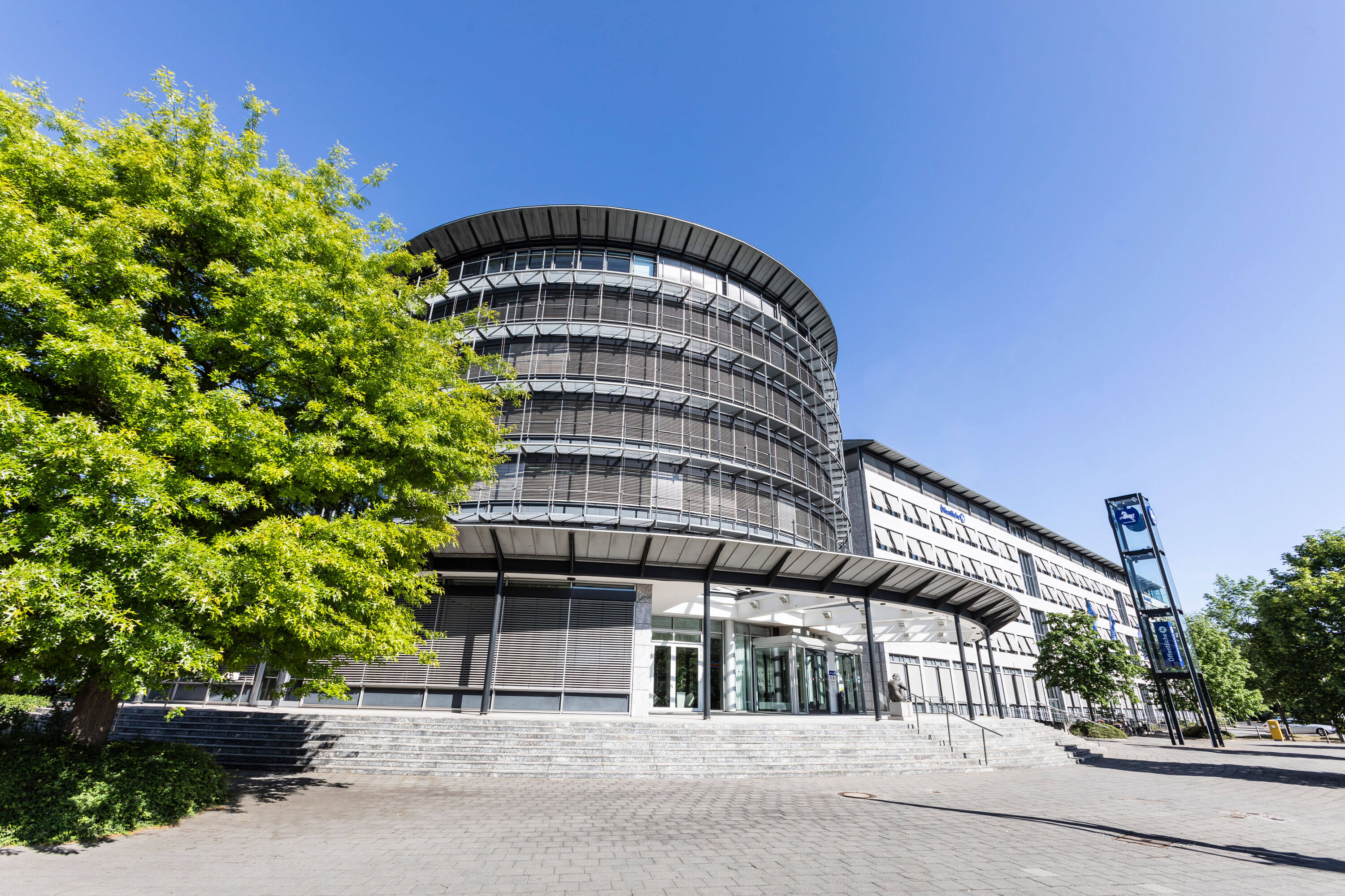 Hauptgebäude Außen