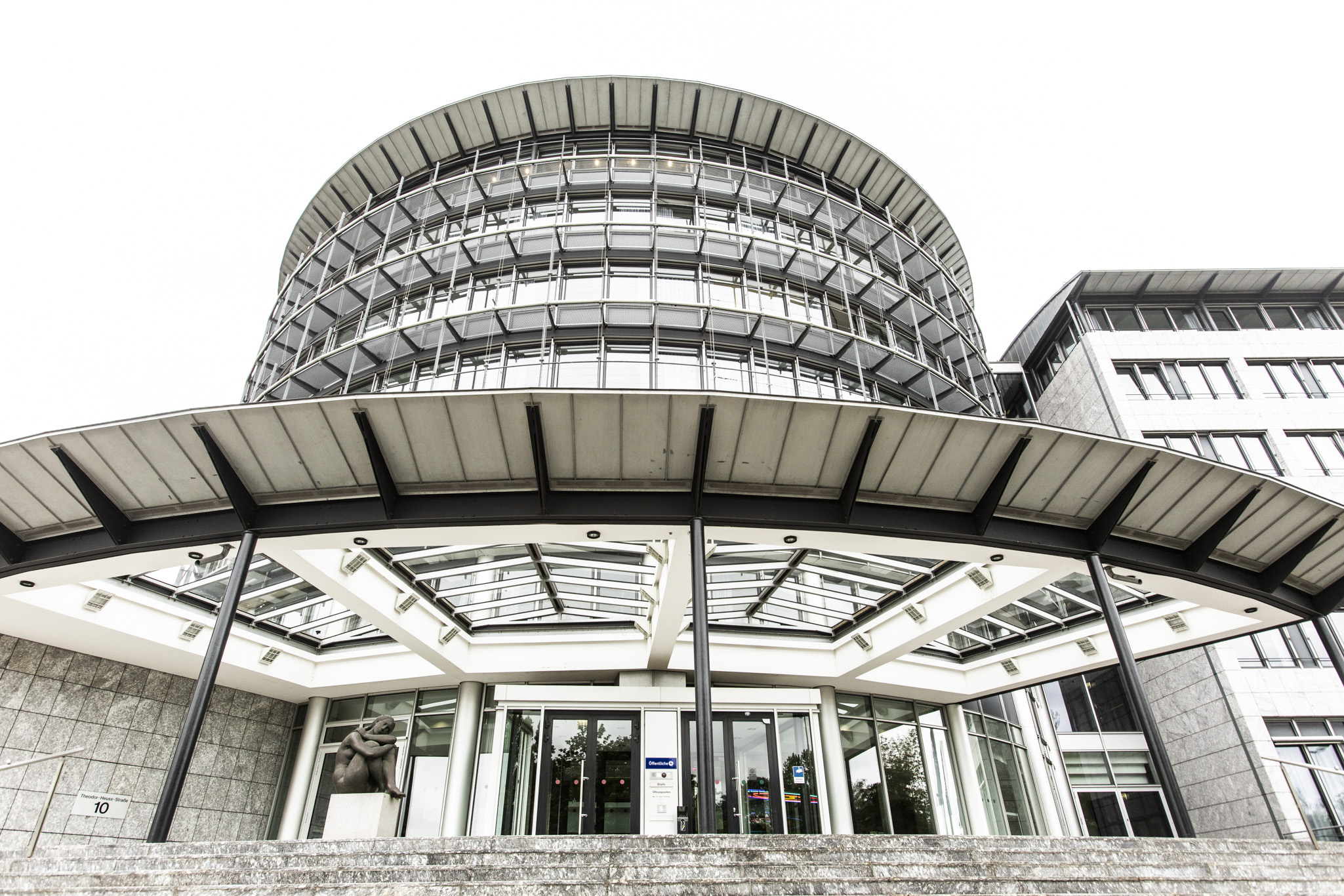 Hauptgebäude Außen