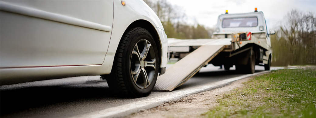 Auto wird abgeschleppt, Fahrer erhält Unterstützung durch den Schutzbrief der Öffentlichen Braunschweig