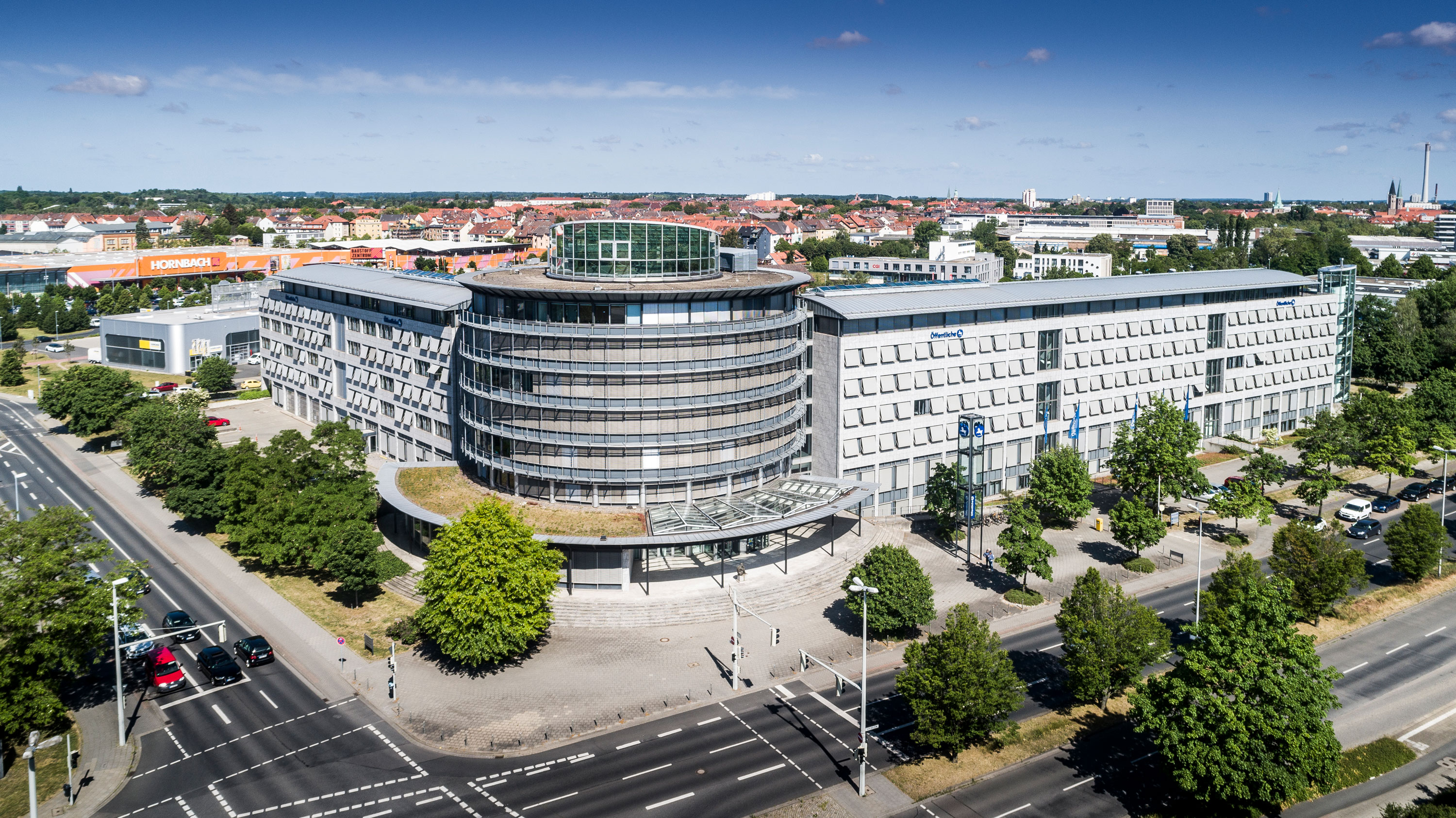 Hauptgebäude Außen