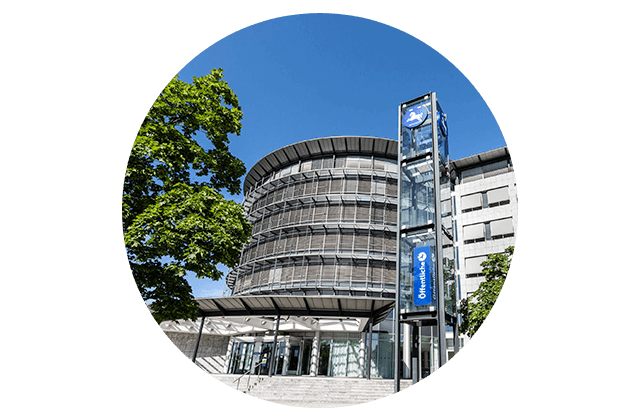 Foto der Unternehmenszentrale der Öffentlichen Versicherung Braunschweig als Symbolbild für Kontakt für Berufseinsteiger oder für Berufserfahrene 