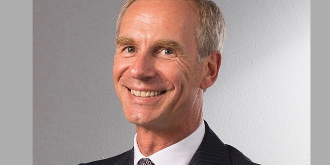 Portrait Dr. Alexander Tourneau